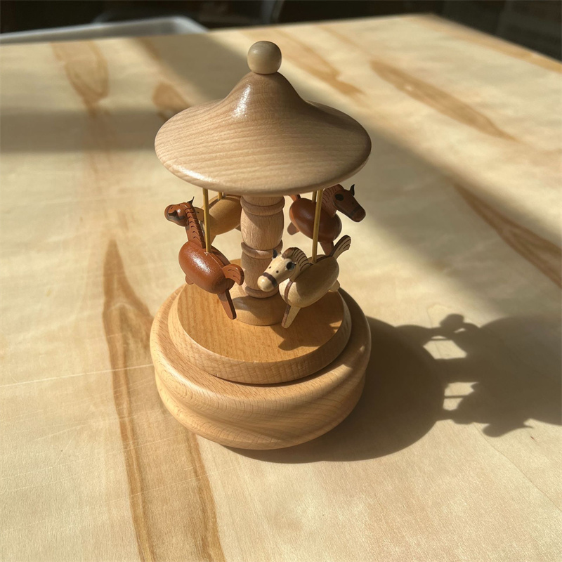Wooden Carousel Music Box Orna - Snow Globe Musical recensie en prijs